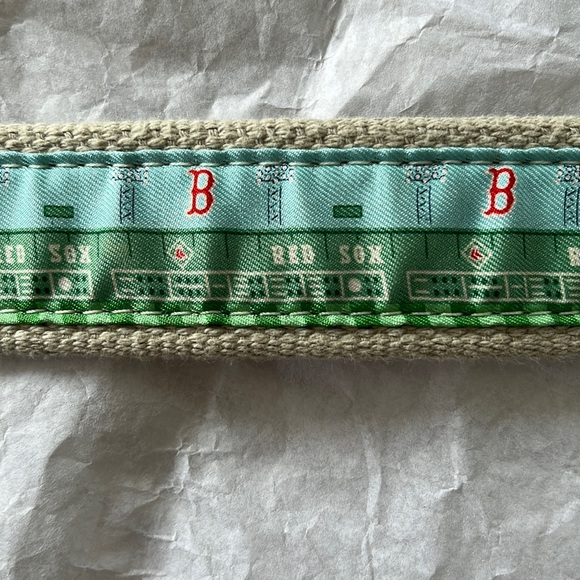 Vineyard Vines Boston Red Sox belt size 30 in excellent condition. - Picture 3 of 4